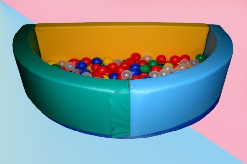 Детский сухой бассейн полукруглый, высота борта 40 см – фото