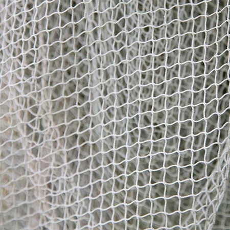 Сетка заградительная яч. 100*100  нить 4.0 мм, ПП, белый / зелёный – фото